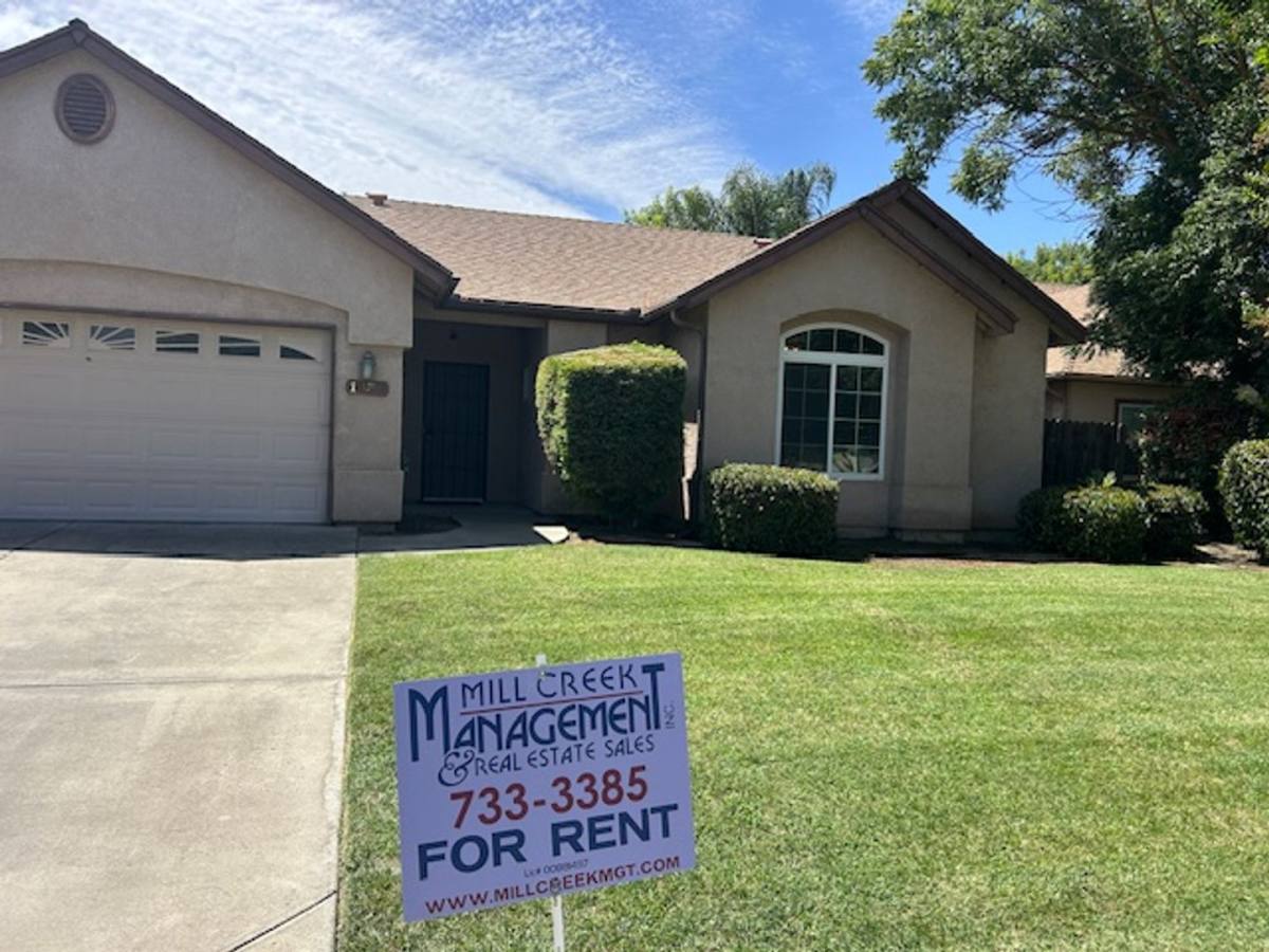 House for rent at 1639 E Knight Court, Visalia, CA 93292