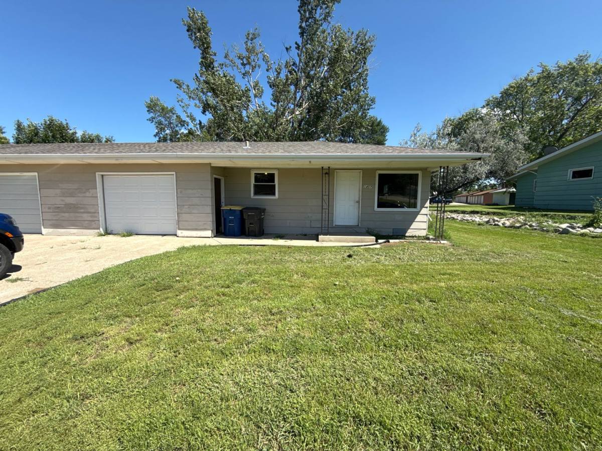 Townhouse for rent at 1407 7th Ave SW, Jamestown, ND 58401