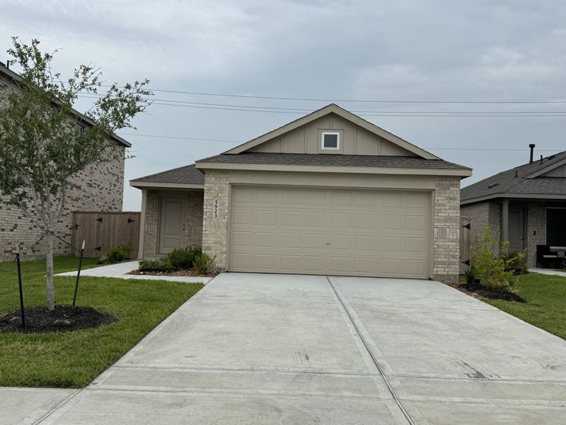House for rent at 5923 Standpiper Loop, Baytown, TX 77521