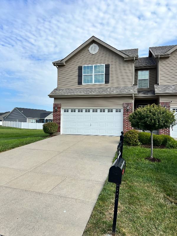 Townhouse for rent at 820 Harbor Woods Dr, Fairview Heights, IL 62208