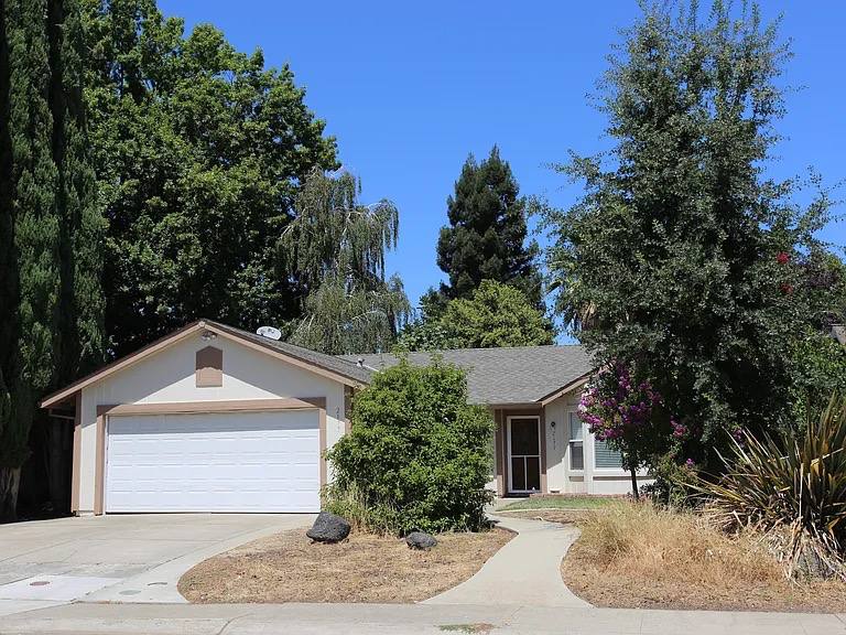 House for rent at 2177 Artisco Circle, Sacramento, CA 95833