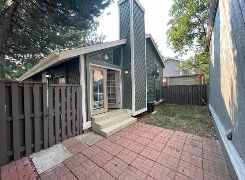House for rent at 10168 E Peakview Ave, Englewood, CO 80111
