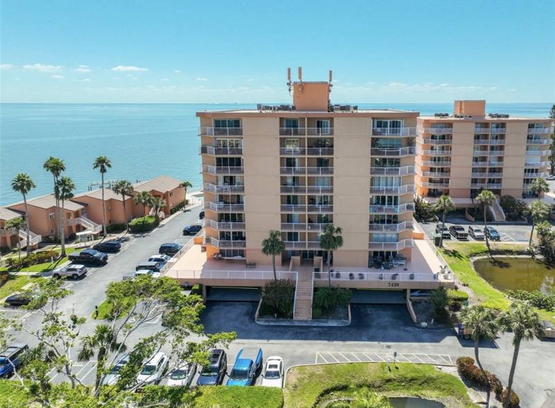 Condo for rent at 7430 Sunshine Skyway Lane S, Saint Petersburg, FL 33711