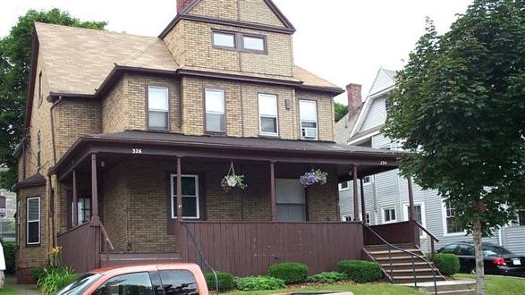 Townhouse for rent at 326 Sassafras St, Erie, PA 16507