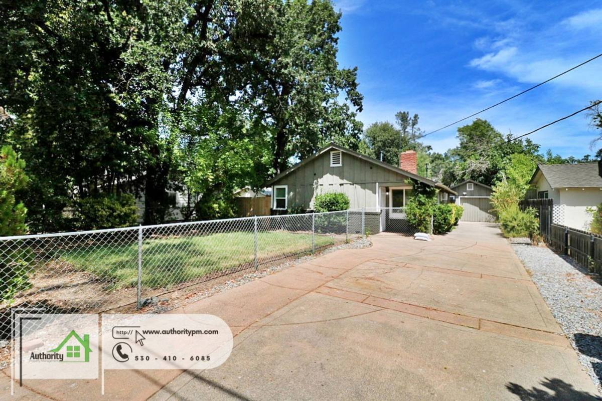 House for rent at 2022 Jewell Lane, Redding, CA 96001
