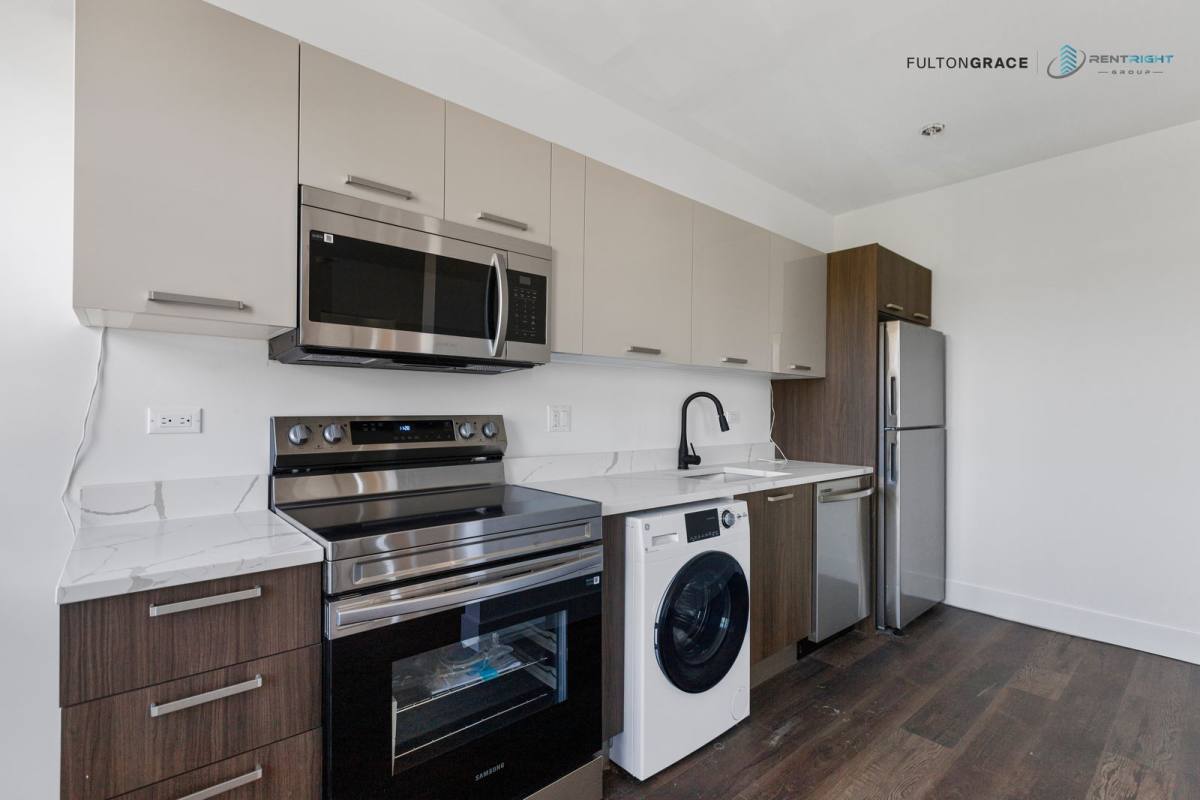 House for rent at 1555 W Hollywood Ave, Chicago, IL 60660