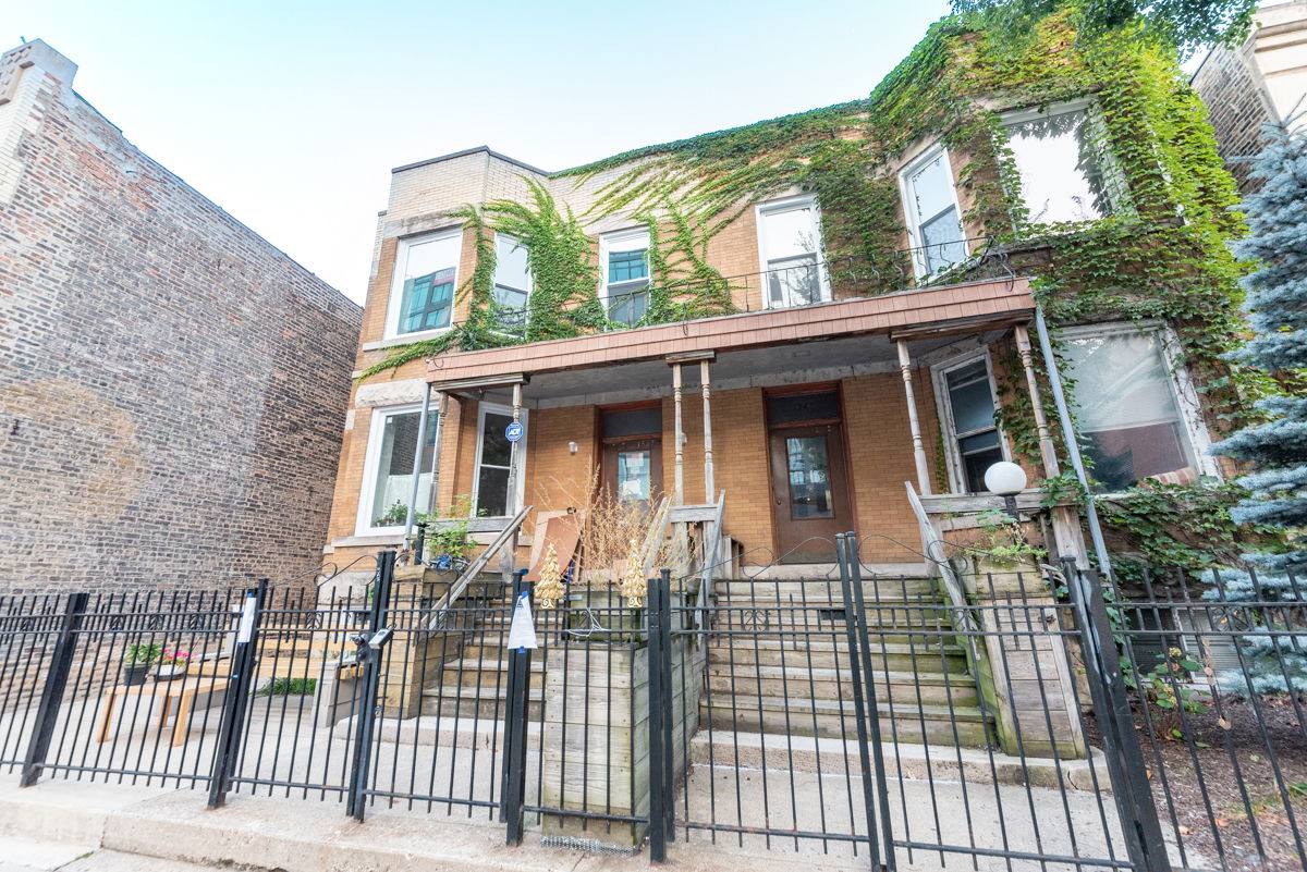 House for rent at 3547 N Sheffield Ave, Chicago, IL 60657
