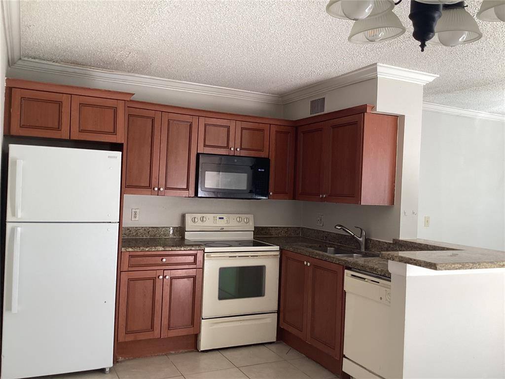 Condo for rent at 4221 NW 115th Ave, Coral Springs, FL 33065