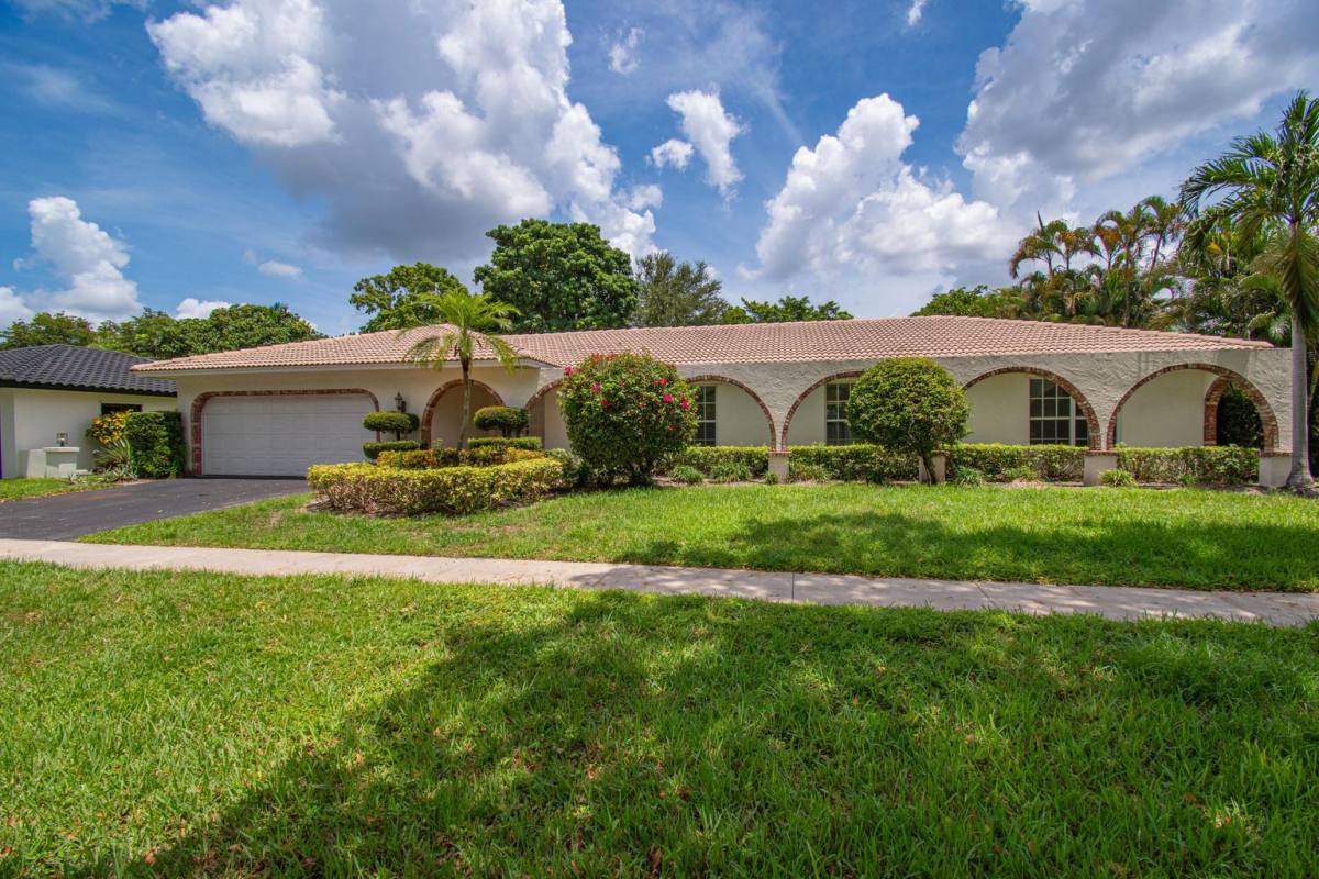 House for rent at 6749 S Grande Dr, Boca Raton, FL 33433