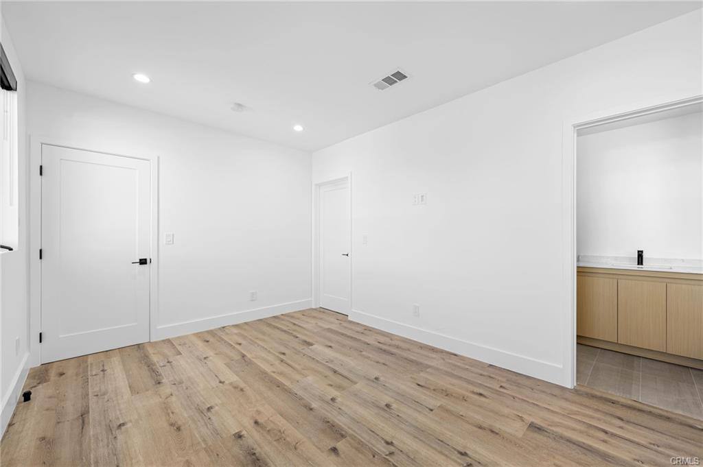 Townhouse for rent at 14523 Weddington St, Van Nuys, CA 91411