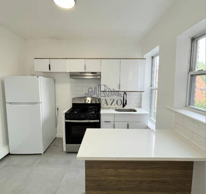Apartment for rent at 376 Park Ave #21, East Orange, NJ 07017