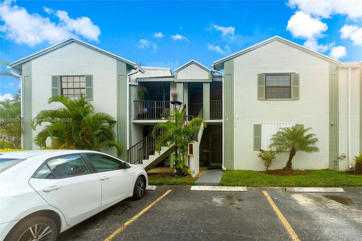 Condo for rent at 1303 S Liberty Ave, Homestead, FL 33034