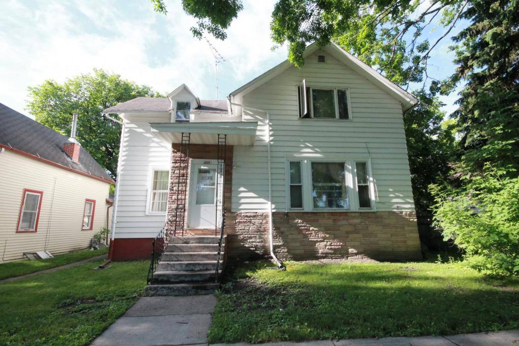 Apartment for rent at 1009 2nd Ave N #6, Grand Forks, ND 58203