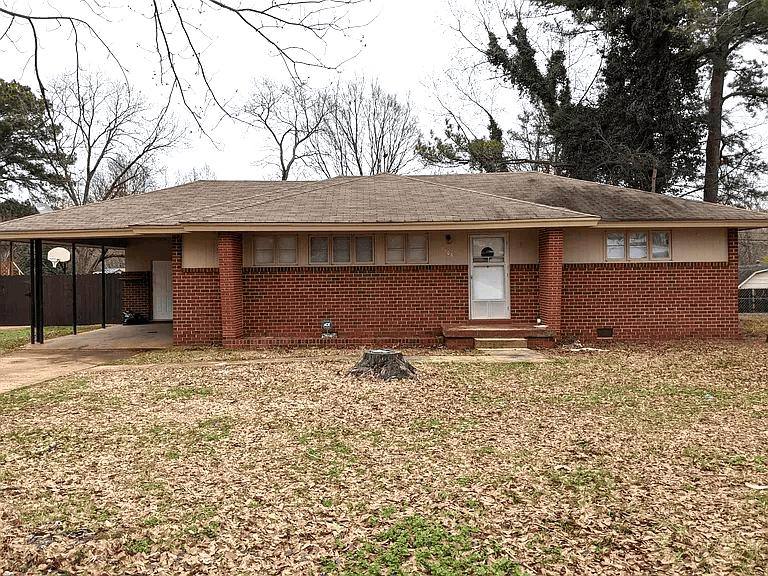 House for rent at 3706 Lakewood Dr NW, Huntsville, AL 35811