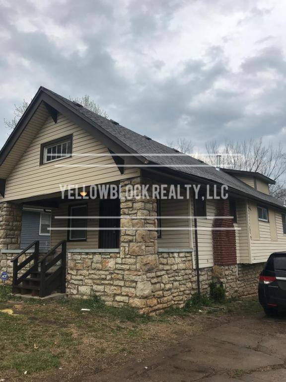 House for rent at 8207 Lydia Ave, Kansas City, MO 64131