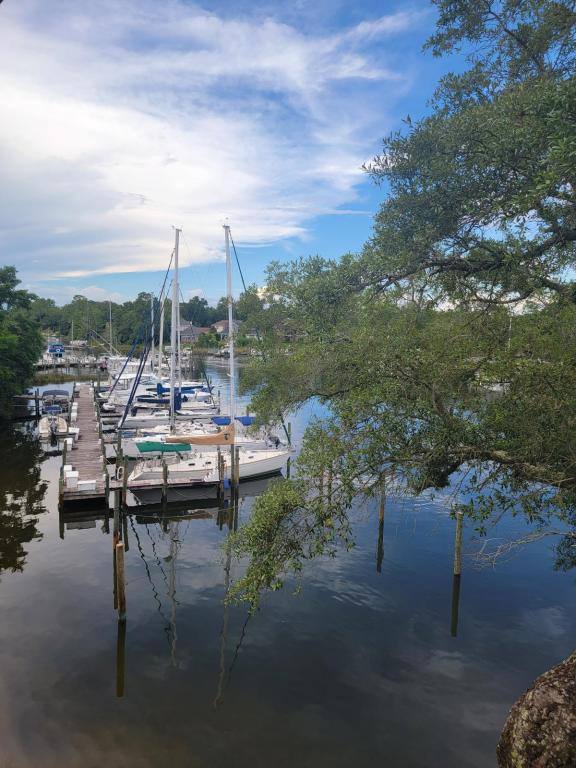Condo for rent at 300 Yacht Club Dr #17A, Niceville, FL 32578