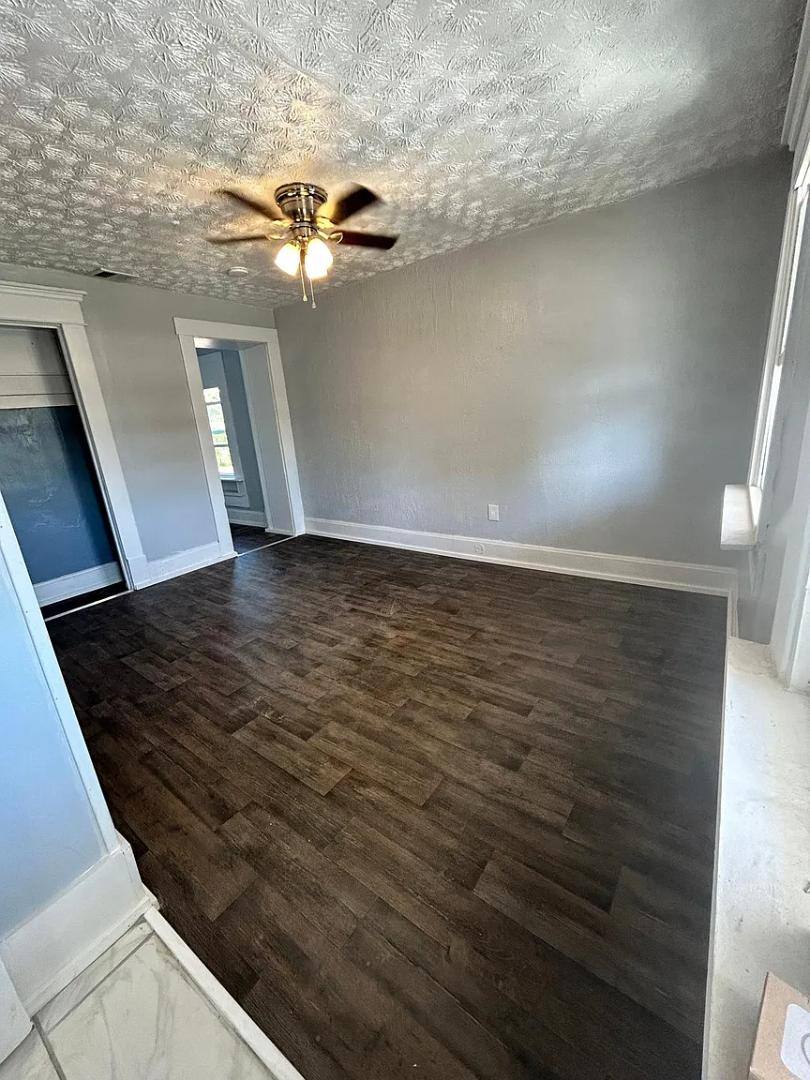 Apartment for rent at 420 E Indiana St #B, Newark, OH 43055