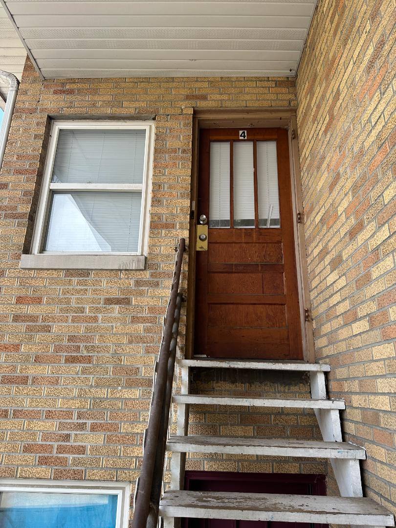 Apartment for rent at 801 E McCarty St #4, Jefferson City, MO 65101