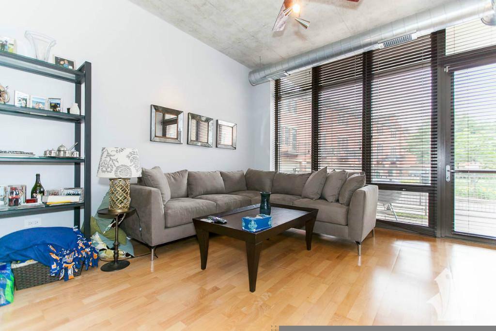 Townhouse for rent at 1000 N Kingsbury St #106, Chicago, IL 60610