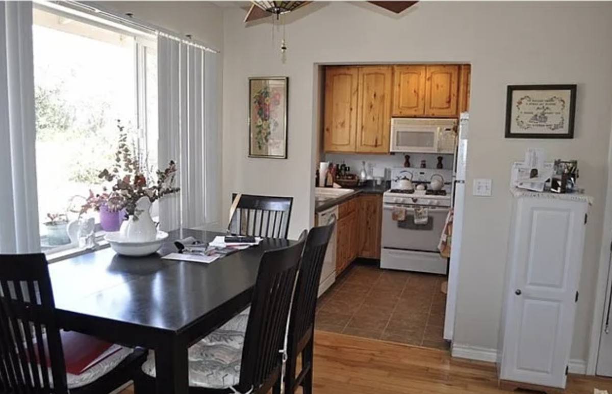Apartment for rent at 2466 Fernwood Dr, Ventura, CA 93001