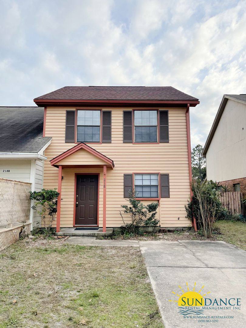 Townhouse for rent at 218 C Cloverdale Blvd, Fort Walton Beach, FL 32547
