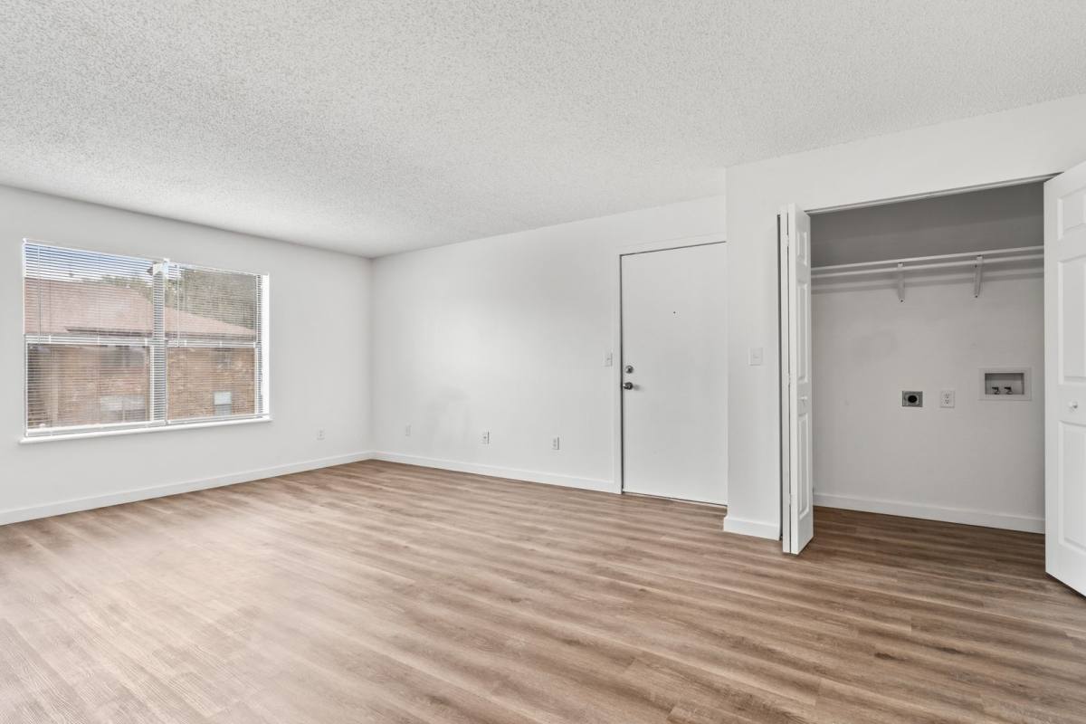 Apartment for rent at 3110 - 3180 W Greenwood St, Springfield, MO 65807