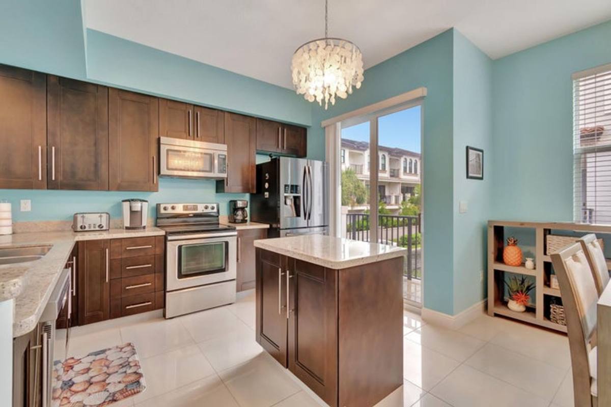 Townhouse for rent at 2682 N Federal Highway 16, Boynton Beach, FL 33435