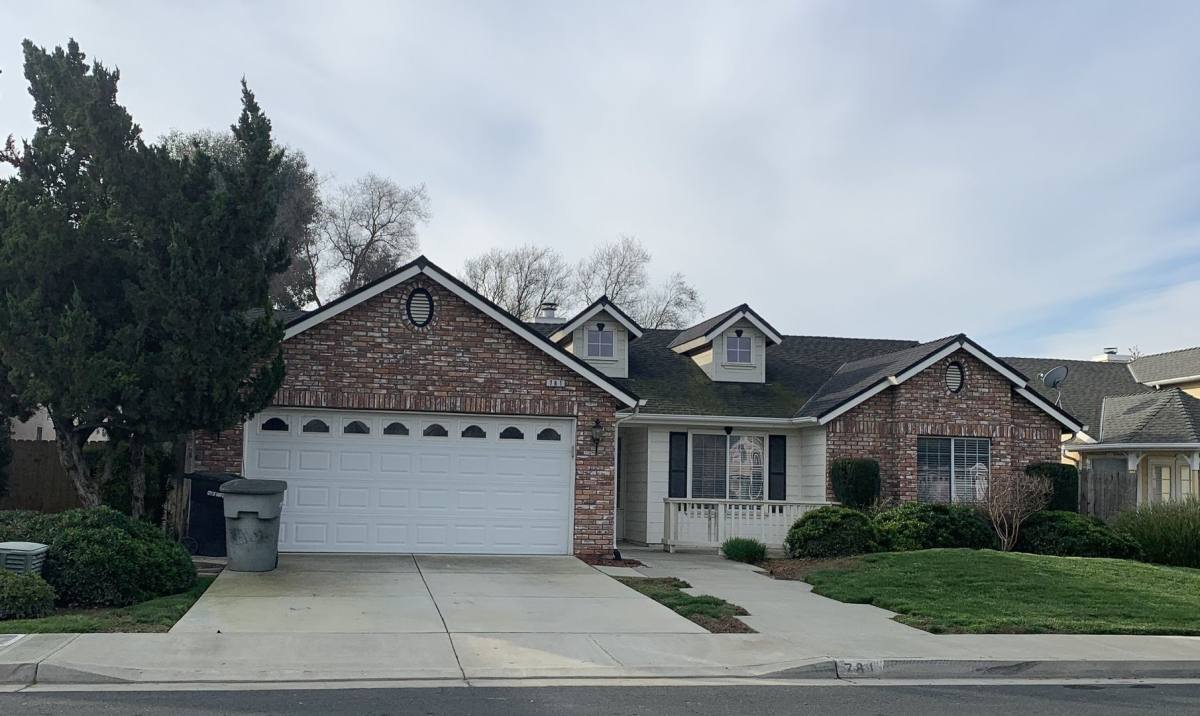 House for rent at 781 W Saffron St, Hanford, CA 93230