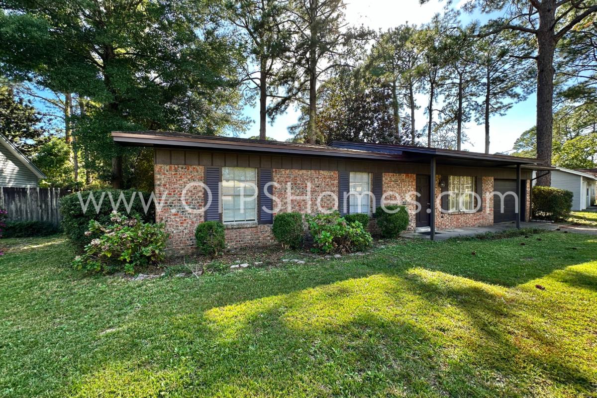 House for rent at 802 Meadow Lane, Fort Walton Beach, FL 32547