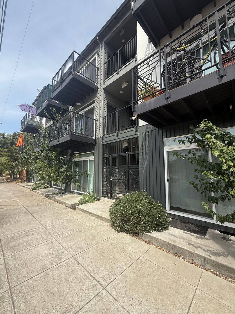 Apartment for rent at 7171 SE Knight, Portland, OR 97206