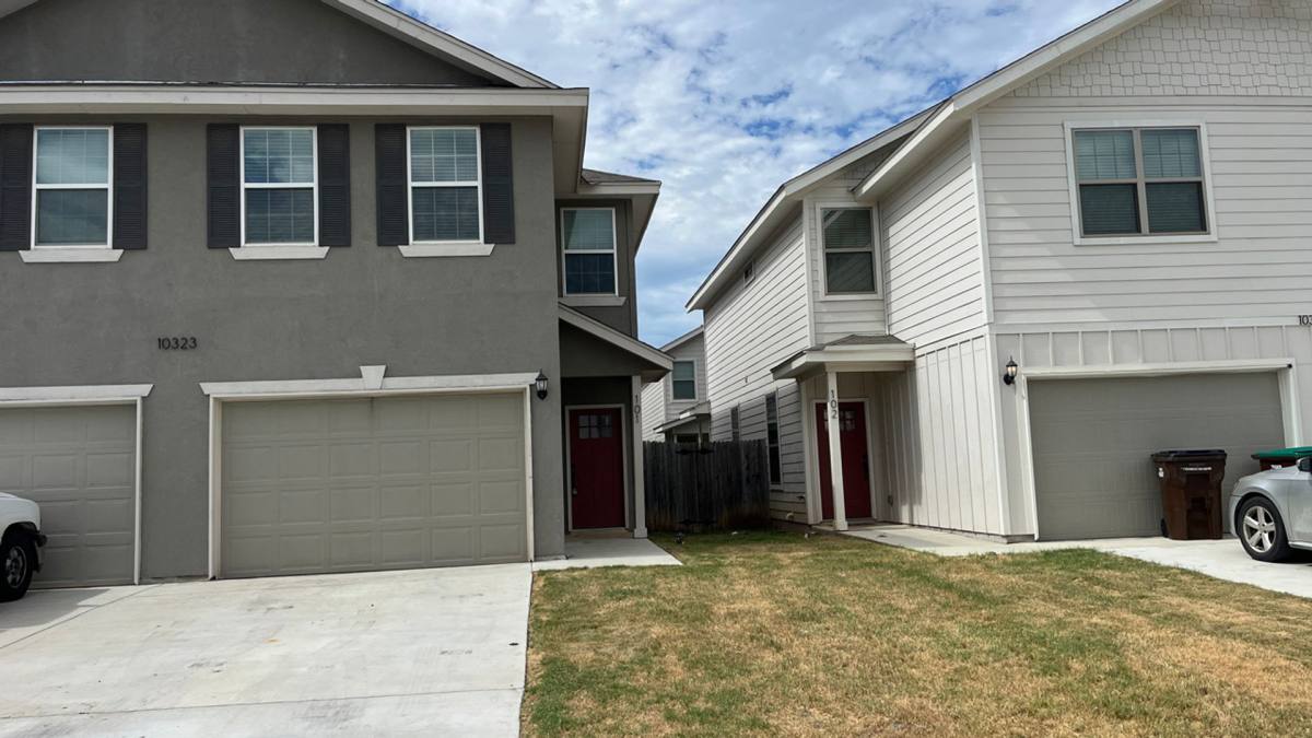 Townhouse for rent at 10323 Candlewood Way #101, San Antonio, TX 78245