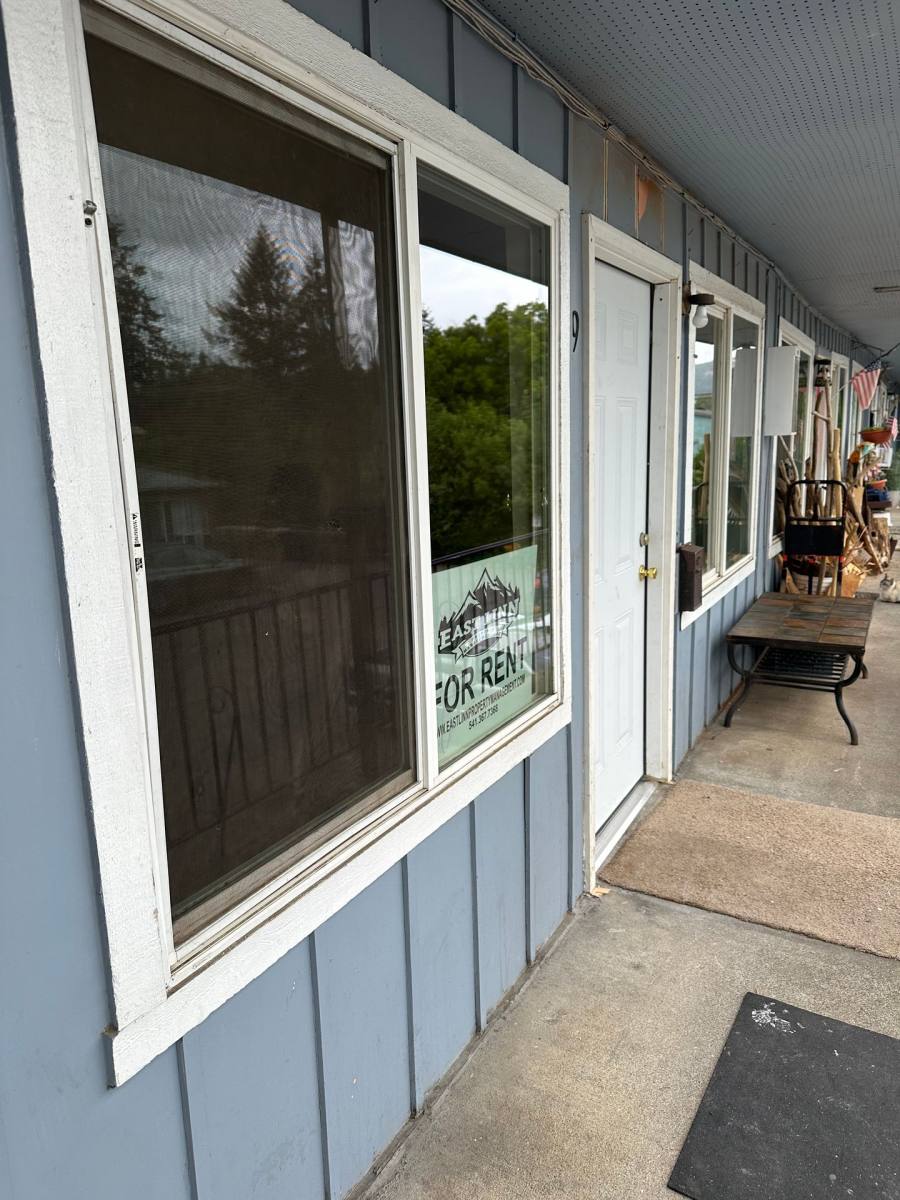 Apartment for rent at 1890 Kalmia St, Sweet Home, OR 97386