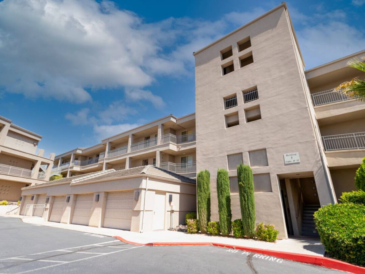 Condo for rent at 225 N Country Lane, Saint George, UT 84770