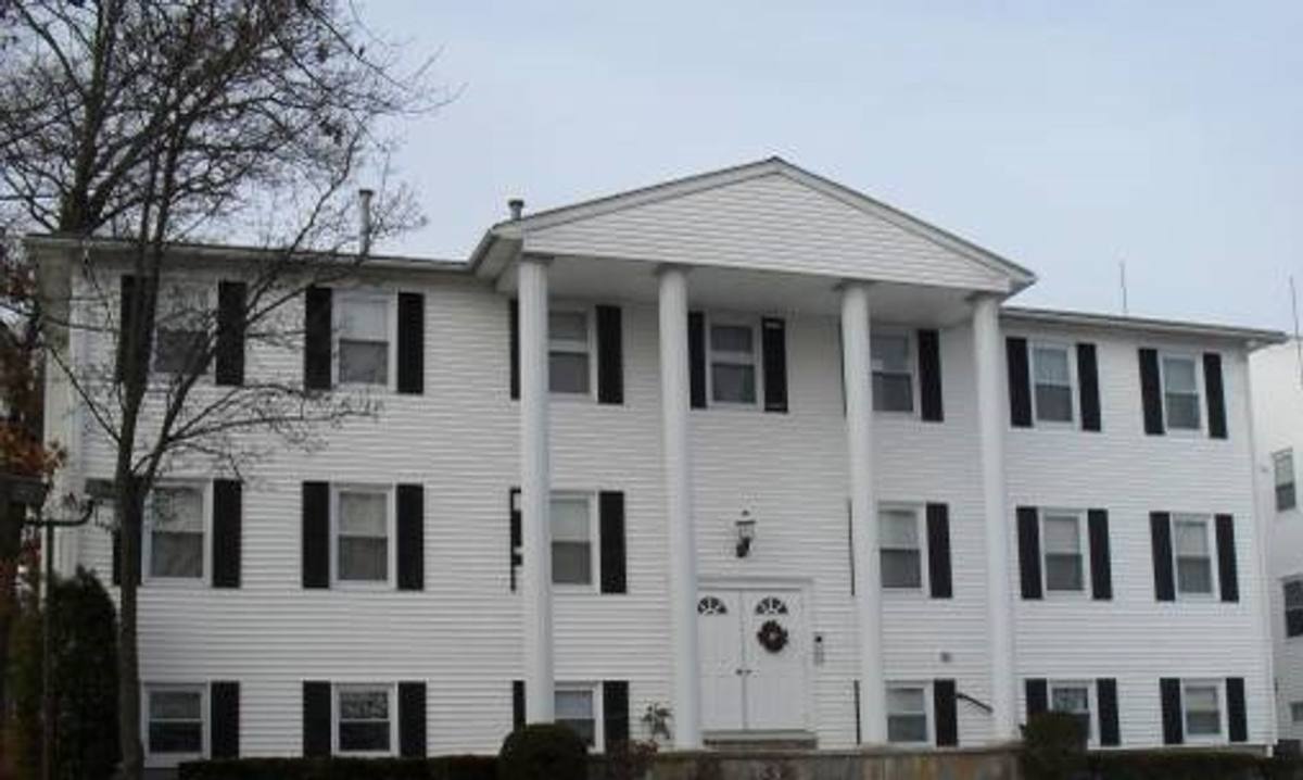 Apartment for rent at 262 -264 George Waterman Rd, Johnston, RI 02919