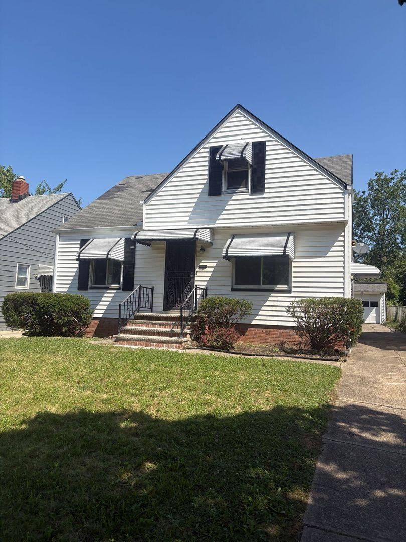 House for rent at 16015 Westview Ave, Cleveland, OH 44128