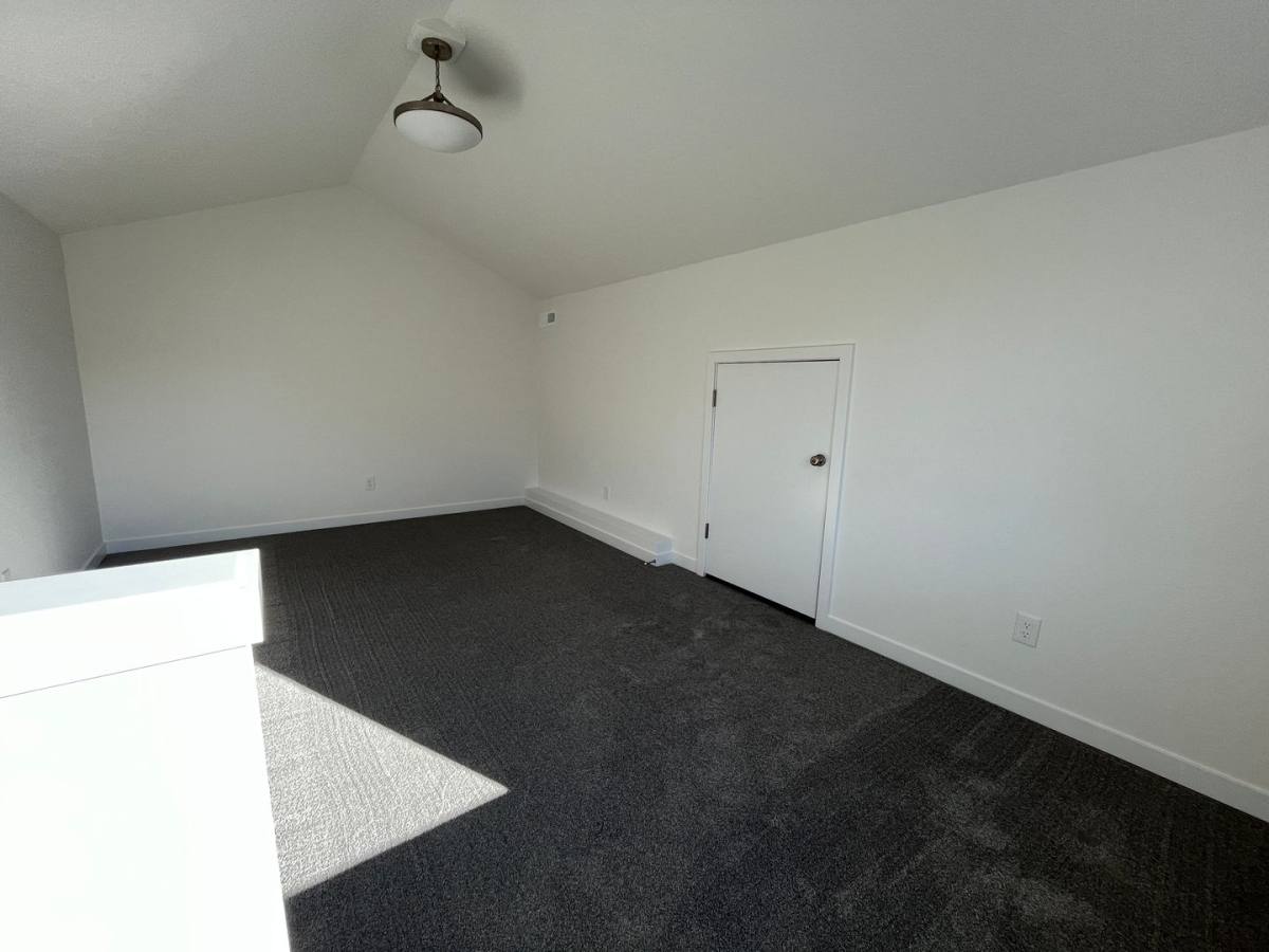 Apartment for rent at 1546 E 3rd St, Newberg, OR 97132