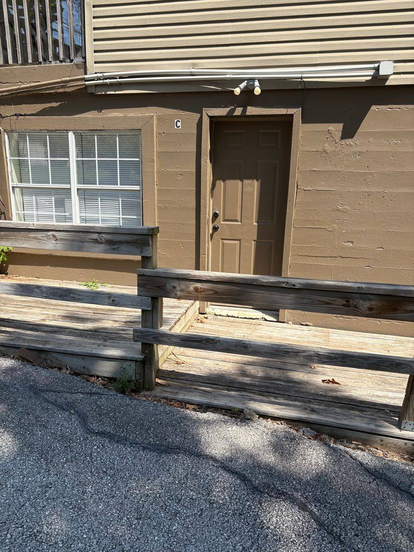 Apartment for rent at 668 N Lindell Ave, Fayetteville, AR 72701