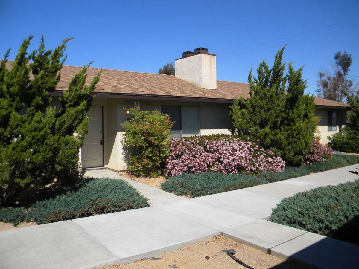 Apartment for rent at 15554 Bear Valley Rd, Victorville, CA 92395