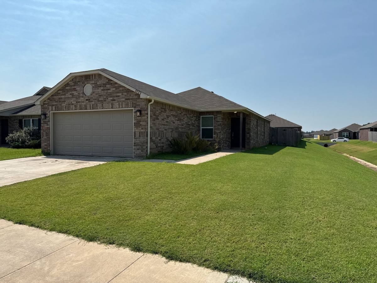 House for rent at 8522 E 161st Place S, Bixby, OK 74008