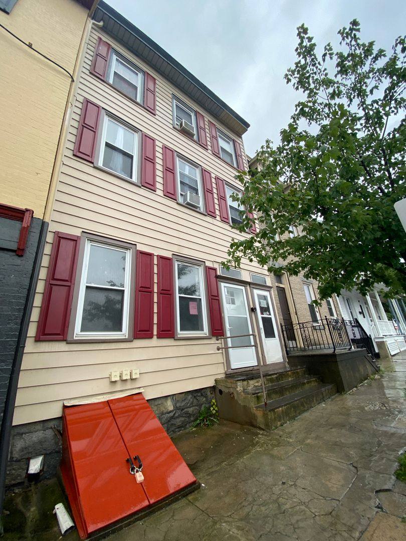 Apartment for rent at 706 Northampton St, Easton, PA 18042