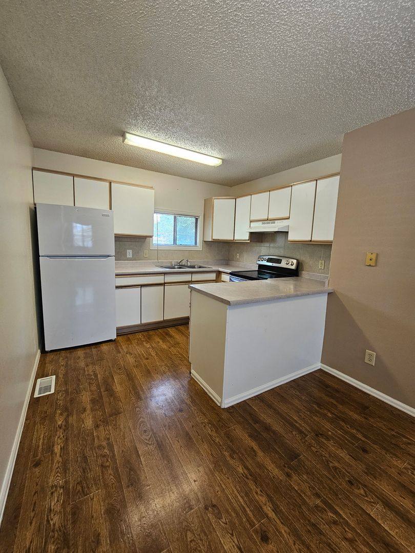 Apartment for rent at 1419-1433 Anita St, Pueblo, CO 81001