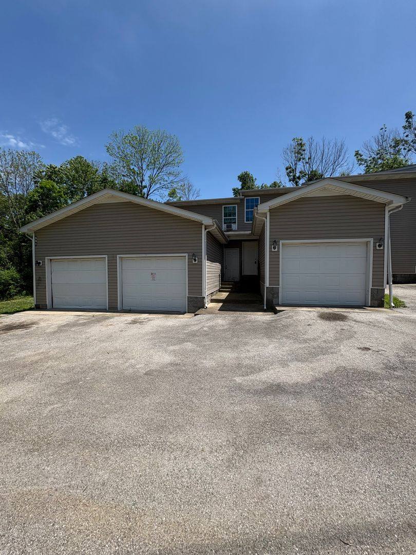 Apartment for rent at 541 McFadin Station St, Bowling Green, KY 42103
