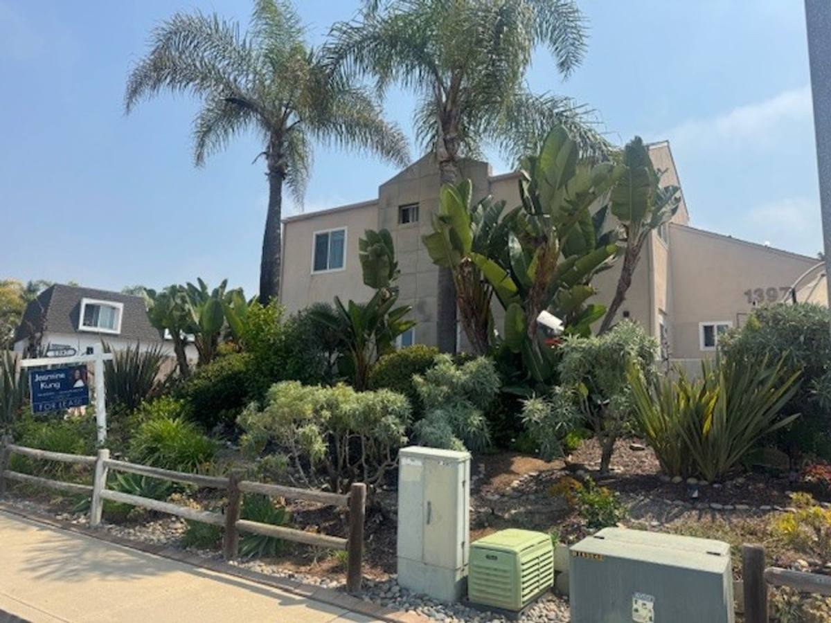 Townhouse for rent at 1397 N Vulcan Ave, Encinitas, CA 92024
