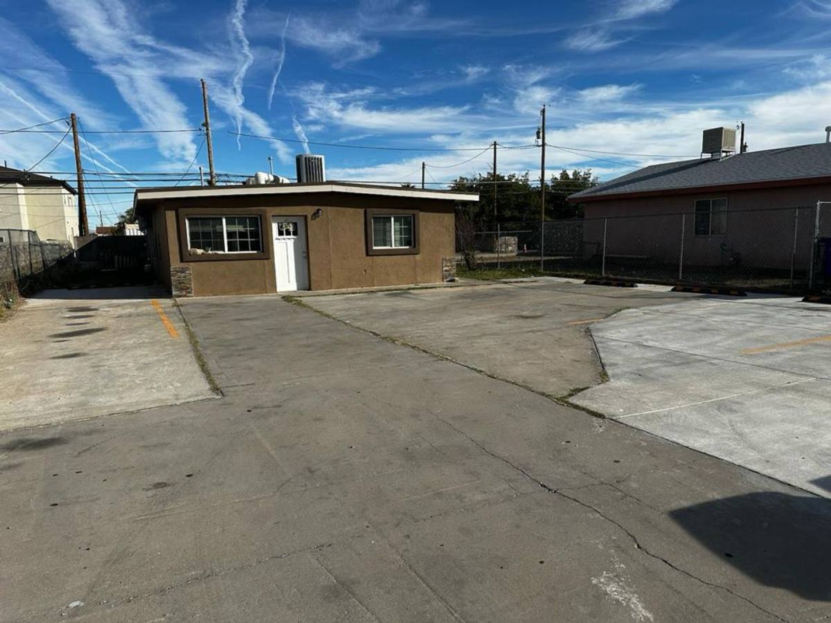 Apartment for rent at 8932 Ankerson St, El Paso, TX 79904