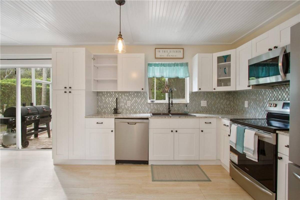 House for rent at 6885 Barnwell Dr, Boynton Beach, FL 33437