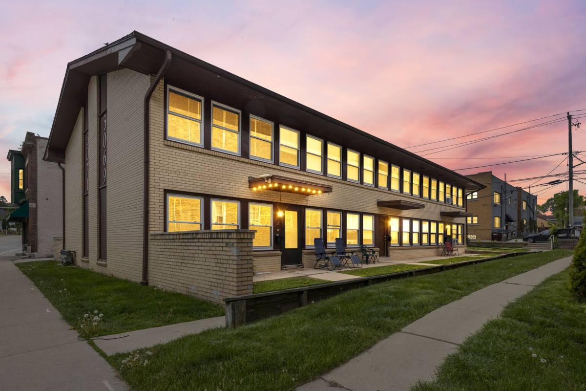 Apartment for rent at 3069-71 S Howell, Milwaukee, WI 53207