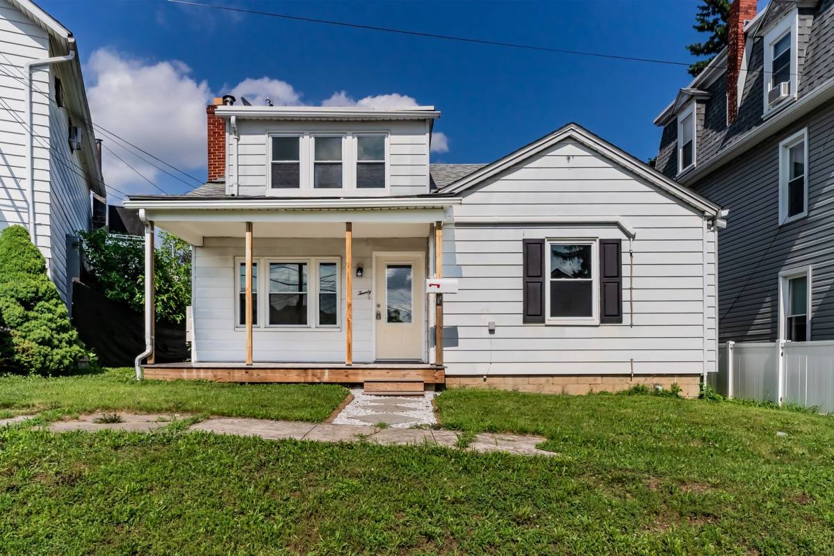 House for rent at 20 Laurel St, Harrisburg, PA 17109