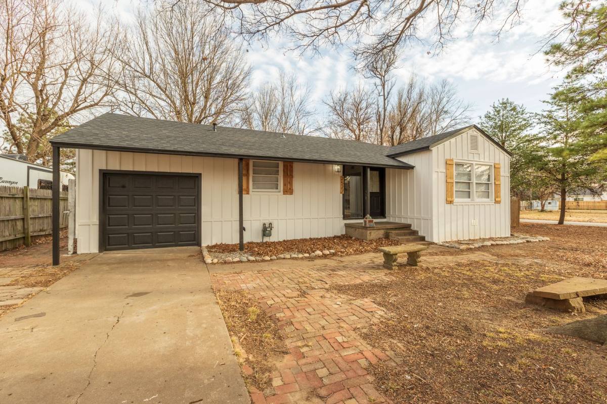 House for rent at 2527 S Oswego Ave, Tulsa, OK 74114