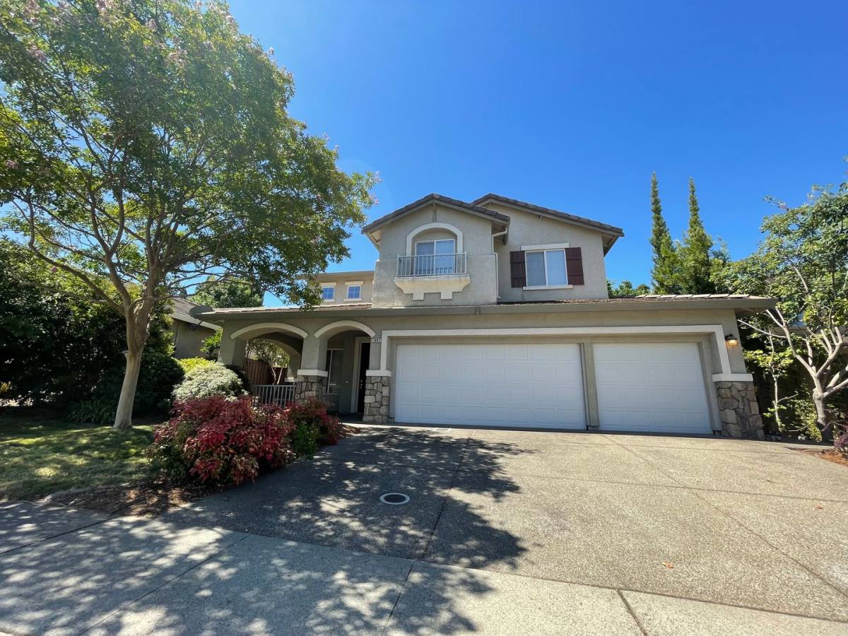 House for rent at 1093 Huntly Dr, Folsom, CA 95630