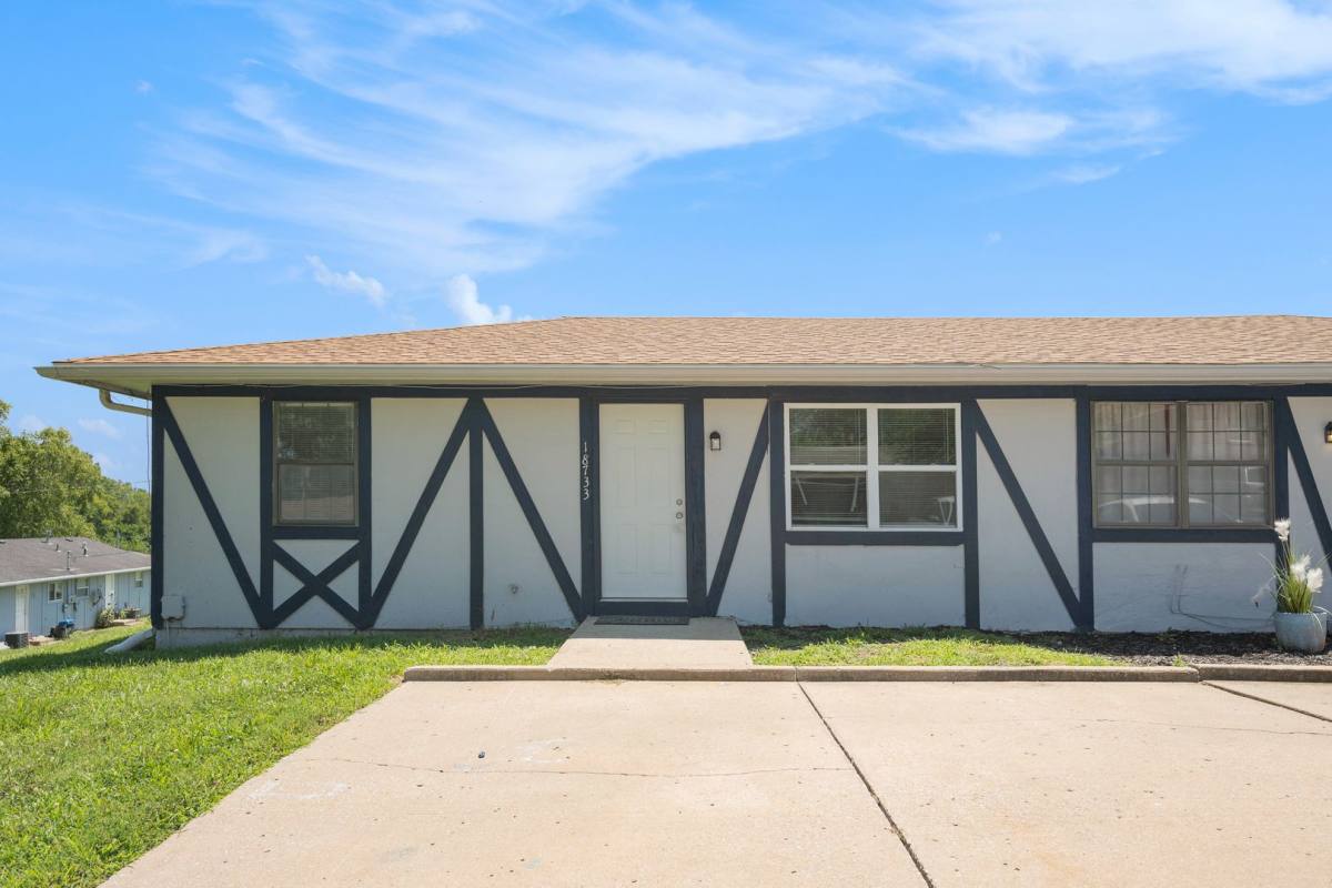 House for rent at 18733 E Blackhawk Trail, Independence, MO 64056